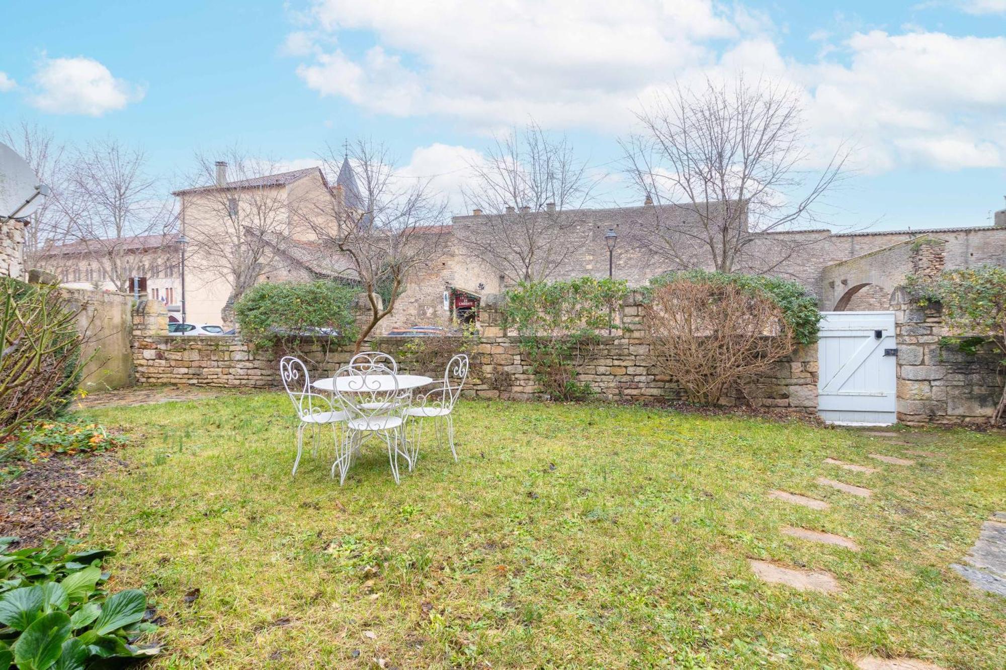 Cabana & La Place De L'Abbaye - Centre-Ville, Jardin Cluny Dış mekan fotoğraf