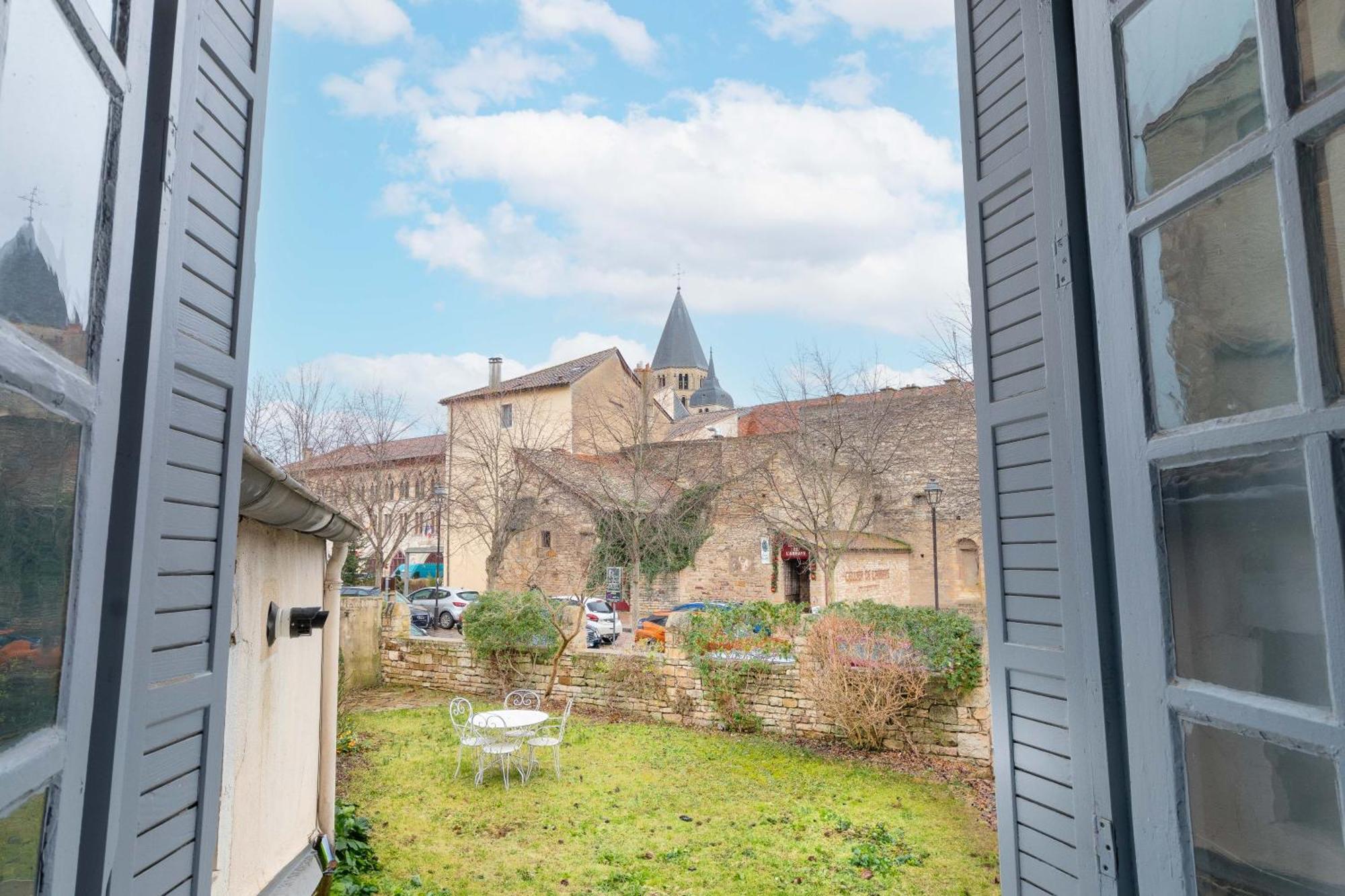 Cabana & La Place De L'Abbaye - Centre-Ville, Jardin Cluny Dış mekan fotoğraf